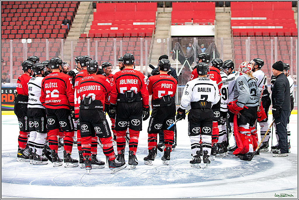 PENNY DEL; Koelner Haie Wintergame Training; Koeln, 02.12.2022